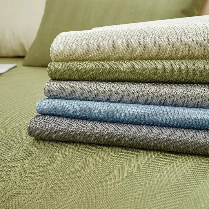 Capa de Sofá Seda Ice Cinza Claro com Base Antiderrapante e Matelassê Lavielle