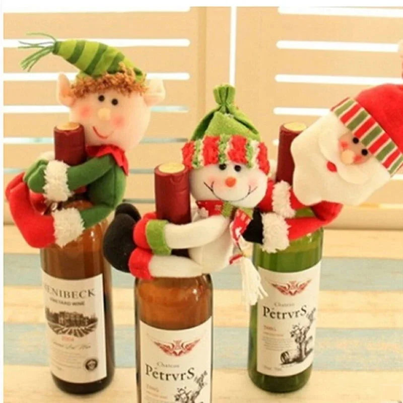 Capa para Garrafa de Vinho Natalina com Papai Noel e Boneco de Neve Lavielle
