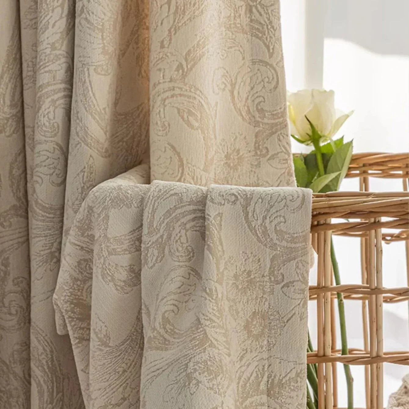 Cortina Blackout Jacquard Chenille com Redução de Ruído Bege Lavielle