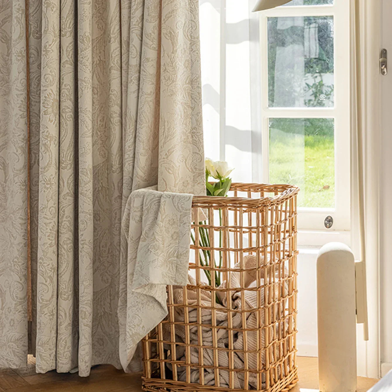 Cortina Blackout Jacquard Chenille com Redução de Ruído Bege Lavielle