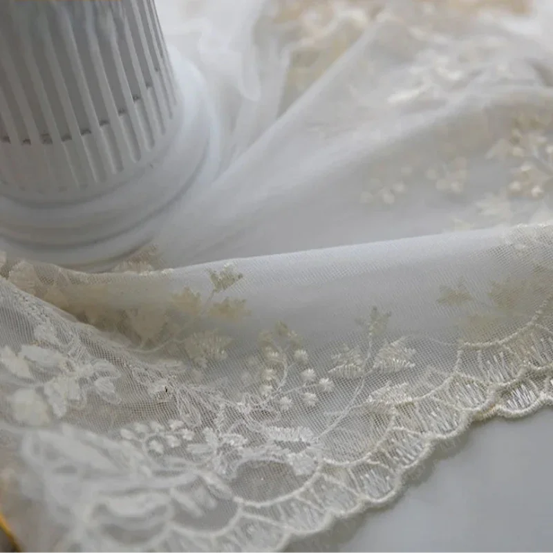Cortina de Renda com Bordado Vazado para Sala e Quarto Lavielle