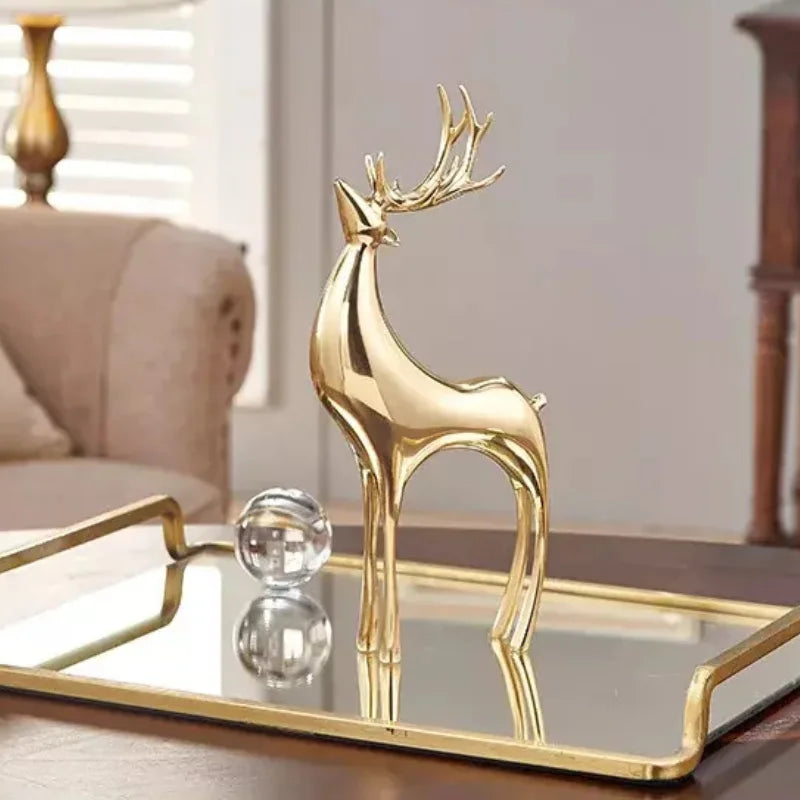 Escultura de Cervo Dourado com Bola de Cristal para Sala e Escritório Lavielle